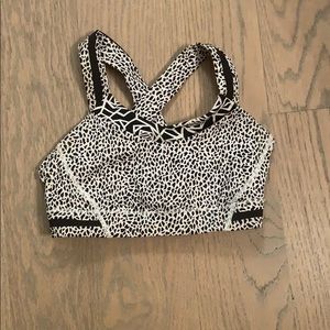 lulu lemon sports bra black and white